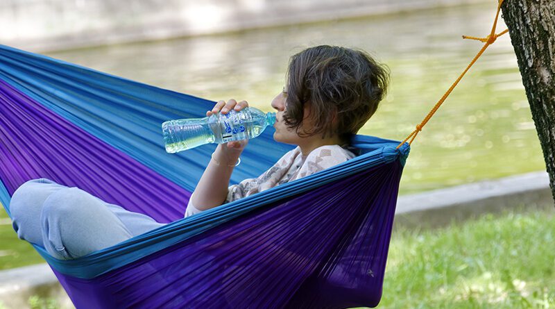 Qué contienen las botellas de plástico