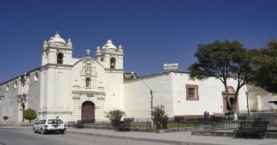 TEMPLO Y MONASTERIO SANTA TERESA EN HUAMANGA Huamanguina
