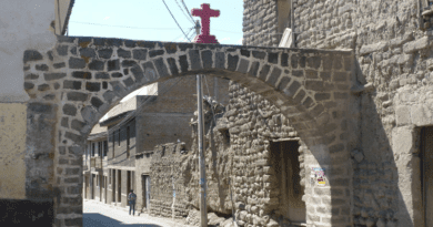 CAPILLA PUKA CRUZ EN LA CIUDAD DE HUAMANGA