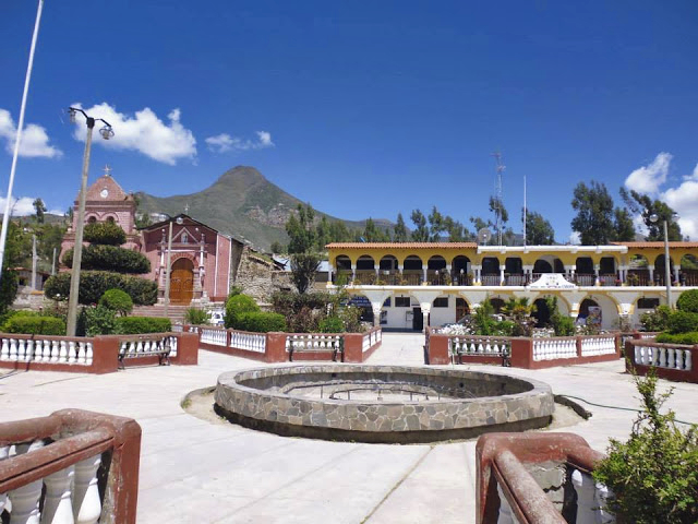 PLAZA DE ARMAS DE CABANA SUR LUCANAS AYACUCHO CABANA SUR LUCANAS AYACUCHO FIESTA DEL AGUA 2020